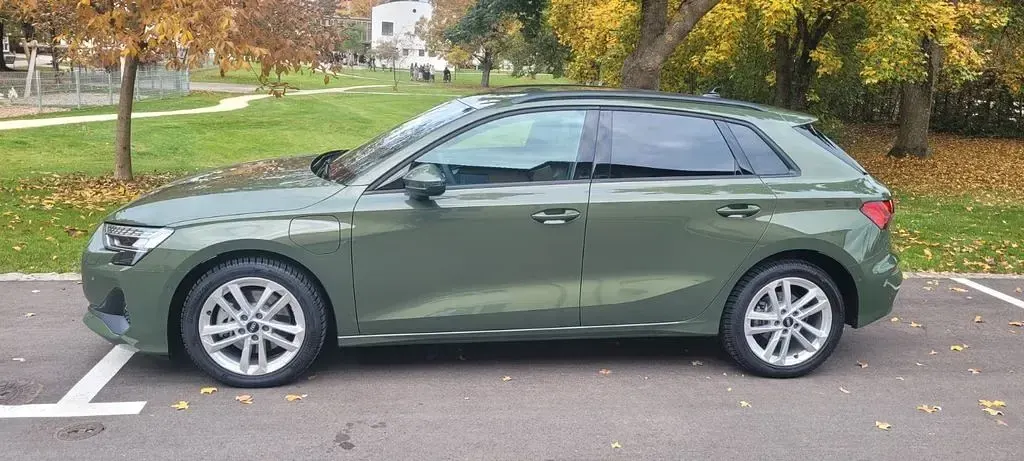 Gebraucht Audi A3 Sport 204 PS (150 kW) 2025 Grün Limousine