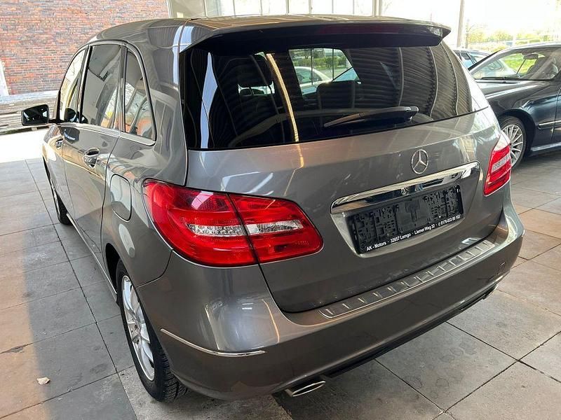 Gebraucht Mercedes B180 109 PS (80 kW) 2014 Van / Kleinbus