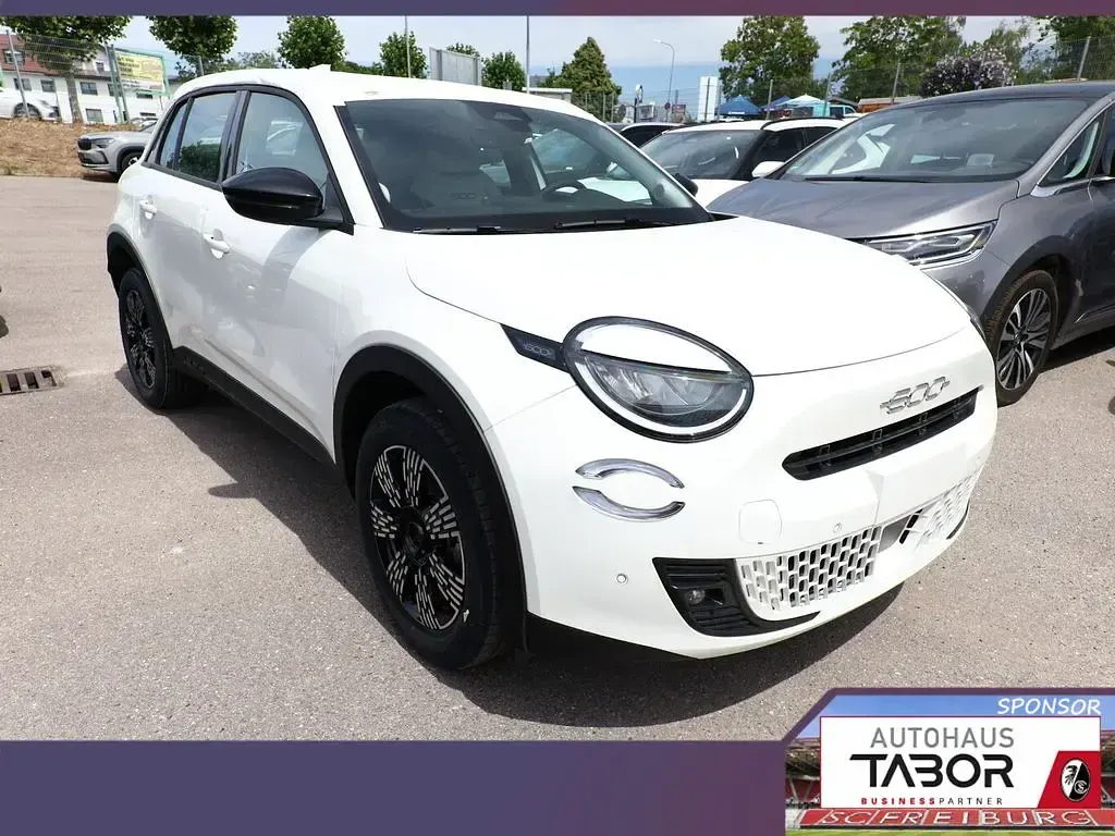 Neu Fiat 600 Icon 145 PS (106 kW) 2026 Weiß SUV