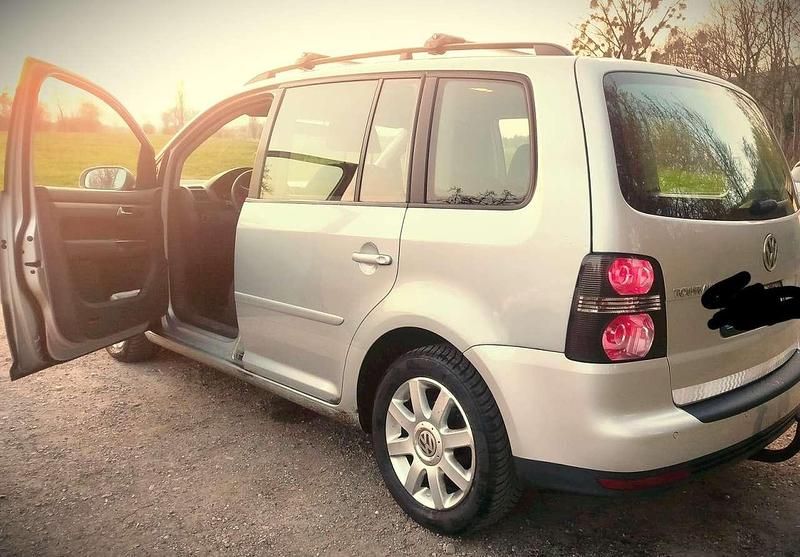 Gebraucht VW Touran 105 PS (77 kW) 2008 Silber Van / Kleinbus