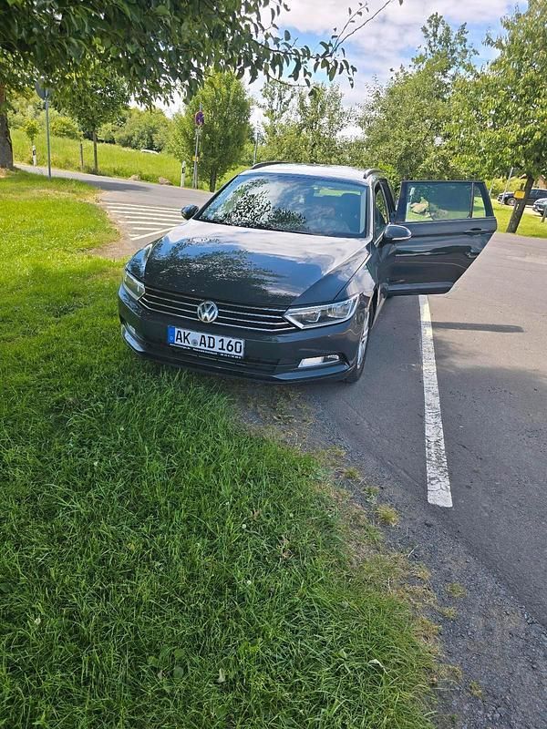 Silber Gebraucht 2016 VW Passat Kombi | 9.500 € (Superpreis) - Bild 1/2