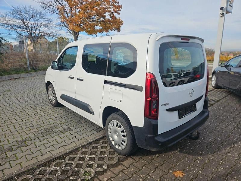 Gebraucht Opel Combo 102 PS (75 kW) 2021 Weiß Van / Kleinbus