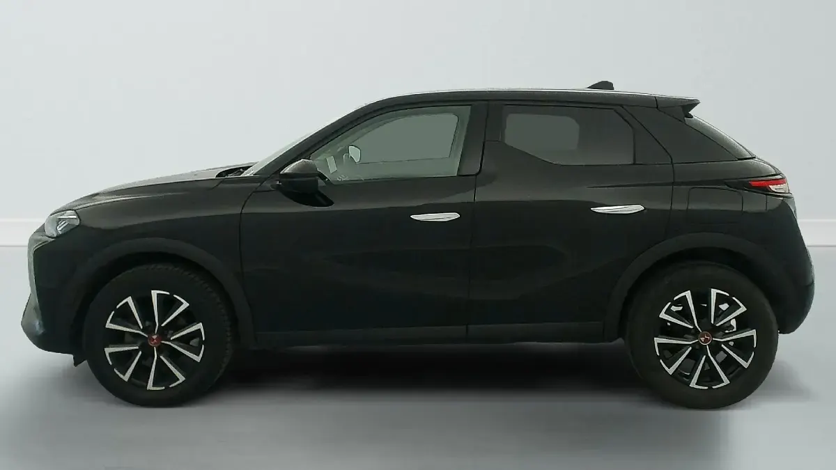 Gebraucht DS Automobiles DS3 Crossback Performance 101 PS (74 kW) 2024 Noir perla nera SUV