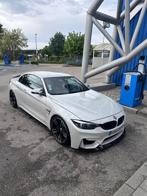 Weiß Gebraucht 2016 BMW M4 Cabriolet Cabrio | 34.999 € (Guter Preis) - Bild 1/4