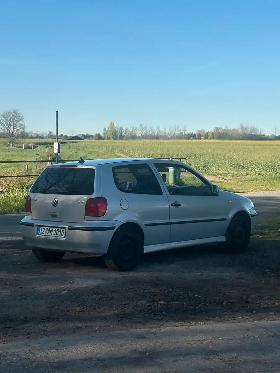 Gebraucht VW Polo 72 PS (52 kW) 2001 Silber Kleinwagen