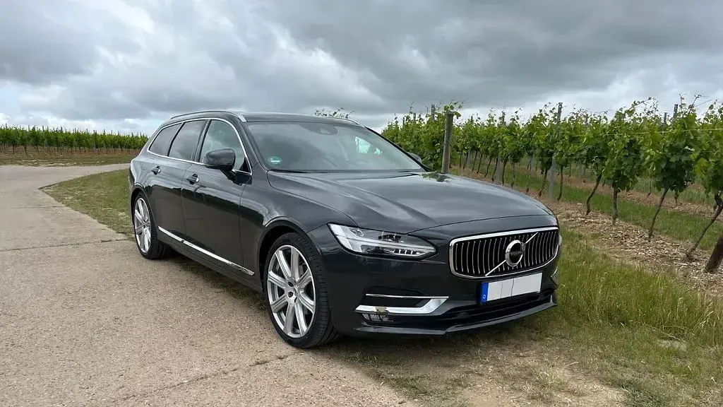 Gebraucht Volvo V90 Inscription 190 PS (139 kW) 2018 Grau Kombi