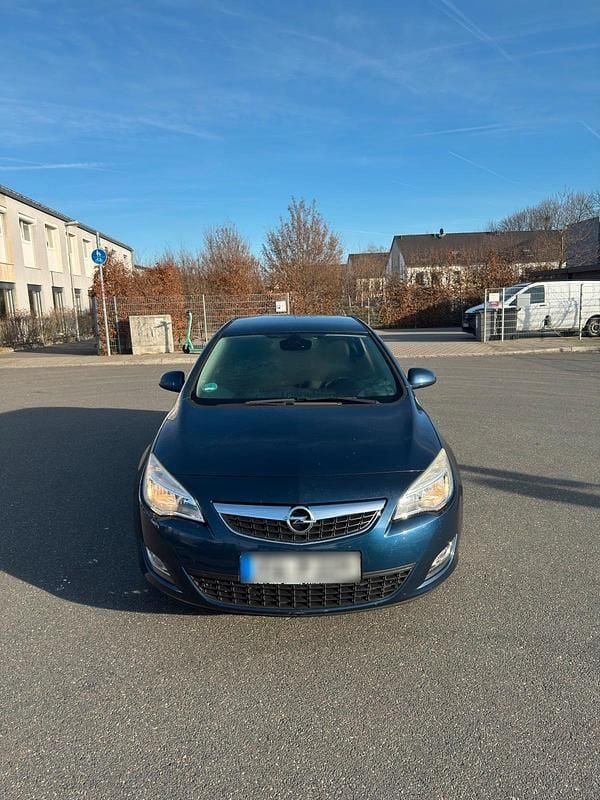 Gebraucht Opel Astra 100 PS (73 kW) 2012 Blau Kleinwagen