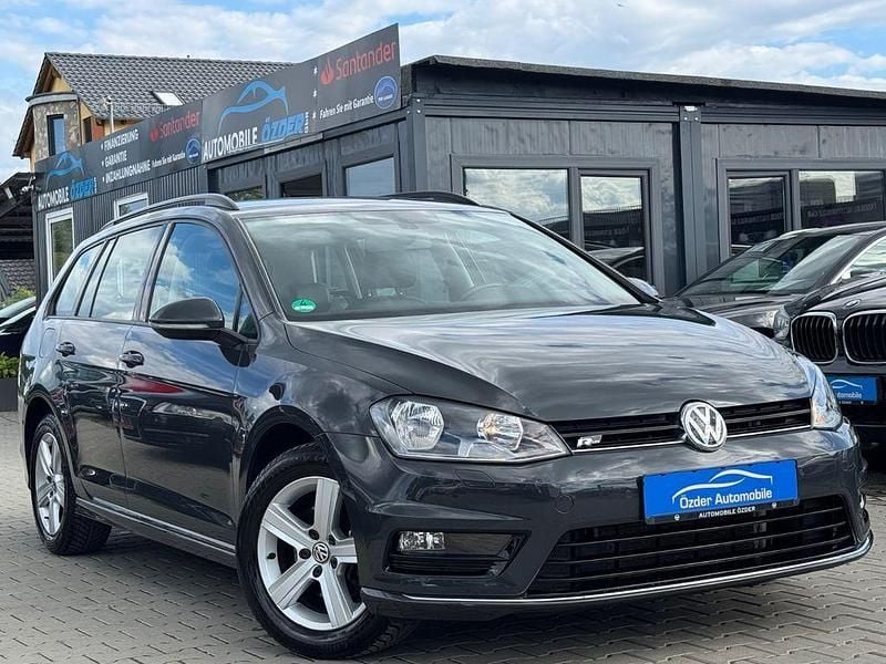 Grau Gebraucht 2017 VW Golf VII Comfortline Kombi | 15.990 € (Superpreis) - Bild 1/4