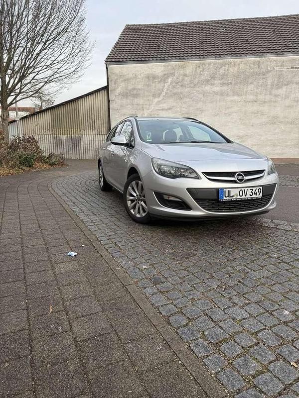 Gebraucht Opel Astra Sport 116 PS (85 kW) 2015 Kombi