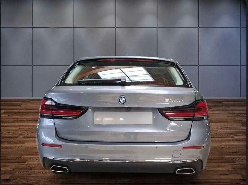 Gebraucht BMW 530e 292 PS (214 kW) 2021 Grau Kombi