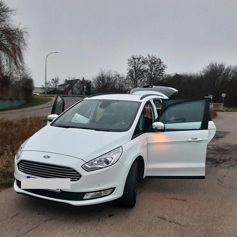 Weiß Gebraucht 2019 Ford Galaxy Van / Kleinbus | 19.000 € - Bild 1/4