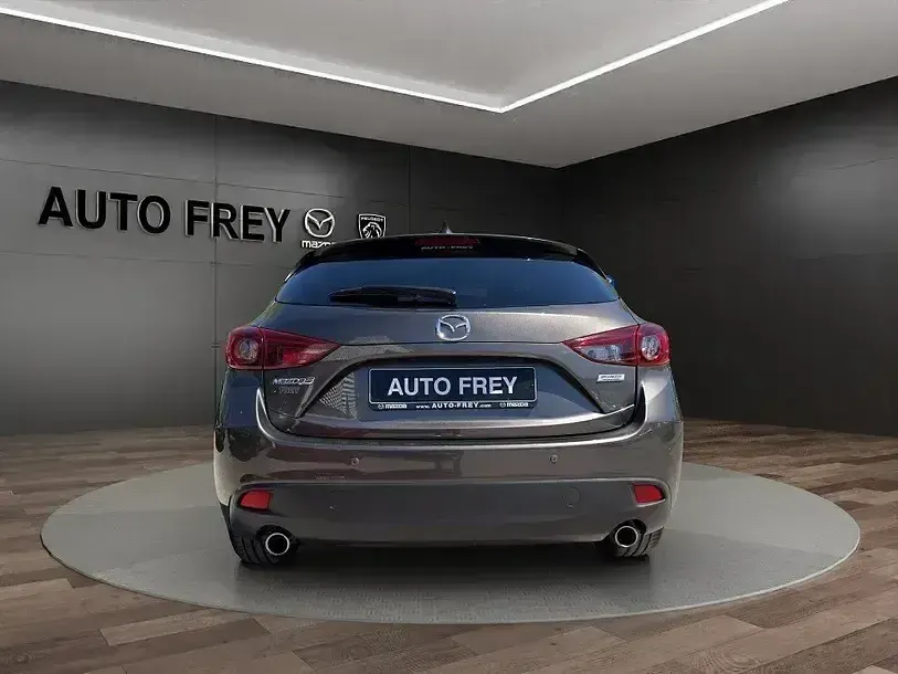 Gebraucht Mazda 3 Center-Line 120 PS (88 kW) 2015 Obsidiangrau metallic Limousine