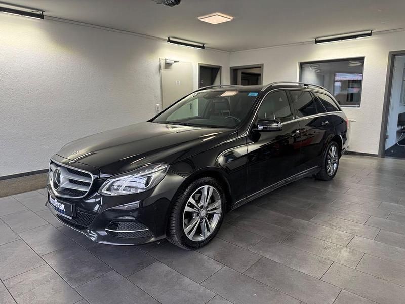 Gebraucht Mercedes E220 Avantgarde 170 PS (125 kW) 2015 Schwarz Kombi