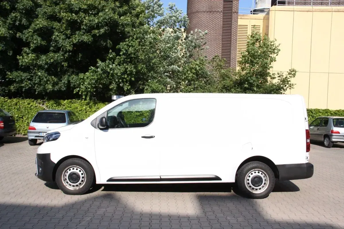 Gebraucht Toyota Proace 122 PS (89 kW) 2020 Weiß Van / Kleinbus