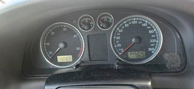 Gebraucht VW Passat 101 PS (74 kW) 2001 Silber Kombi