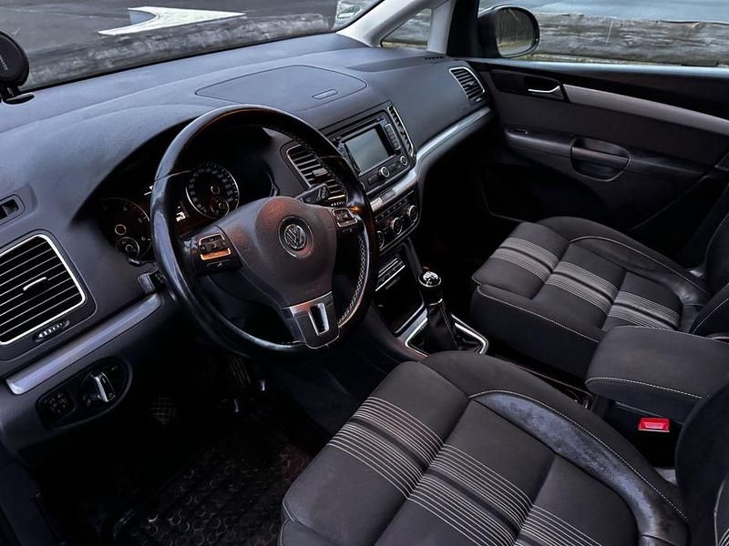 Gebraucht VW Sharan Match 140 PS (102 kW) 2012 Grau Van / Kleinbus