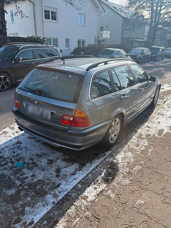 Gebraucht BMW 325 192 PS (141 kW) 2004 Grau Kombi