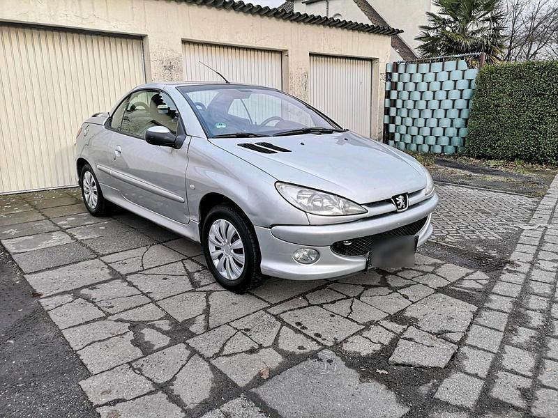 Silber Gebraucht 2004 Peugeot 206 Cabrio | 999 € - Bild 1/4