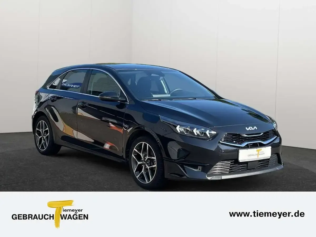 Gebraucht Kia Ceed Spirit 140 PS (102 kW) 2025 Schwarz Kleinwagen