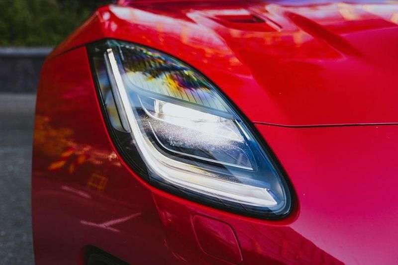 Gebraucht Jaguar F-Type Basis 381 PS (280 kW) 2018 Rot Coupé