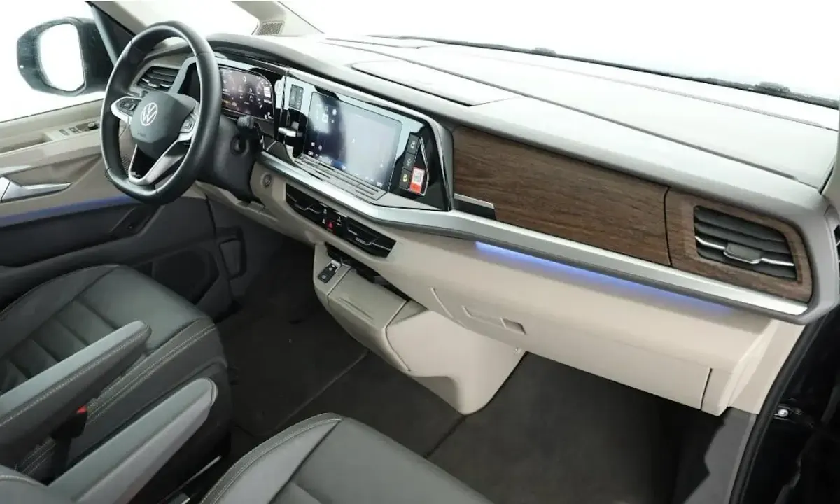 Używany VW Multivan Style 150 KM (110 kW) 2025 Minivan