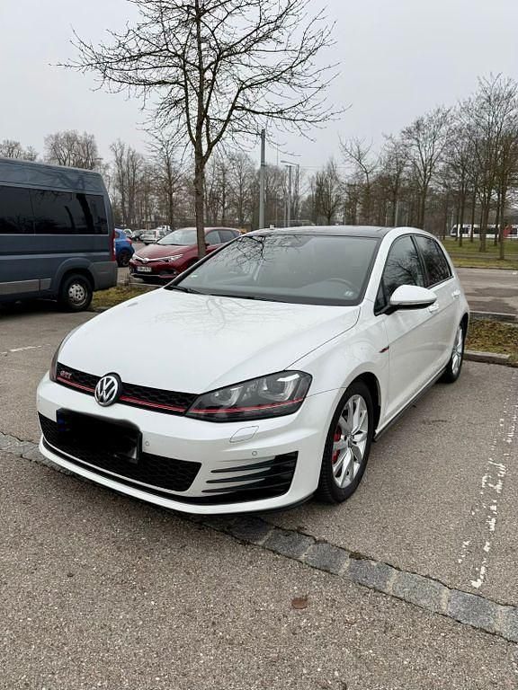 Weiß Gebraucht 2016 VW Golf GTI Limousine | 18.900 € (Fairer Preis) - Bild 1/4