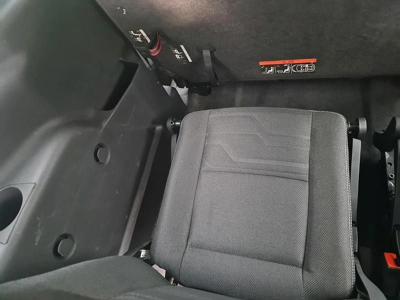 Blau Gebraucht 2016 Ford Tourneo Kombi | 15.500 € (Guter Preis) - Bild 1/4