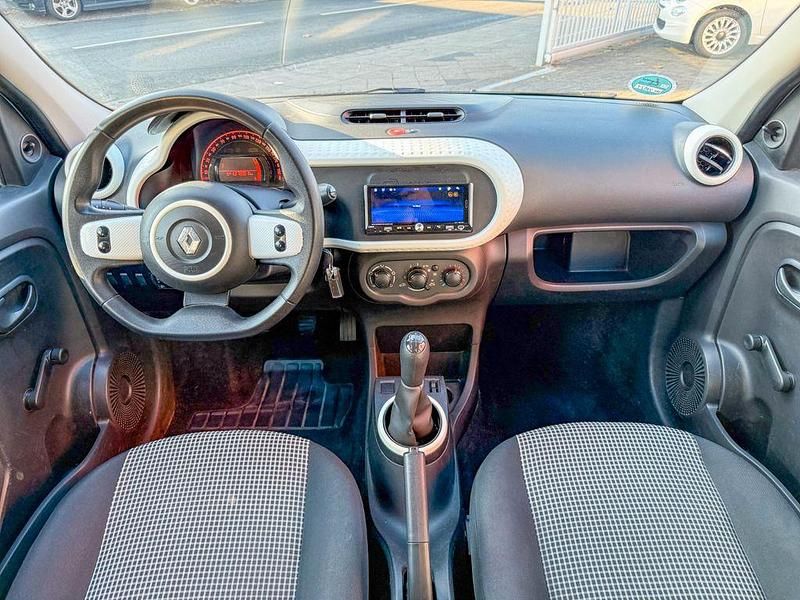 Gebraucht Renault Twingo Life 69 PS (50 kW) 2018 Weiß Kleinwagen