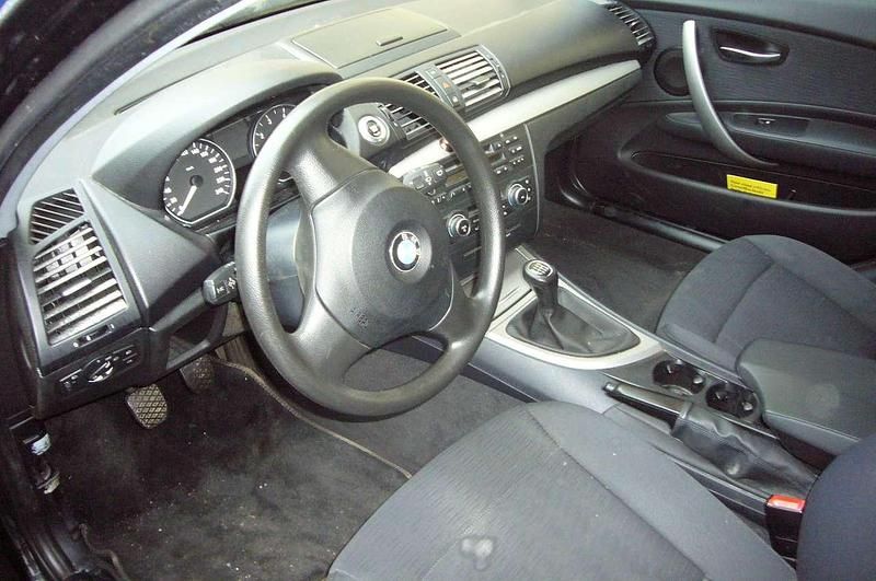 Gebraucht BMW 116 122 PS (89 kW) 2010 Schwarz Kleinwagen