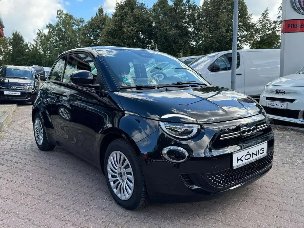 Gebraucht Fiat 500e 86 kW (118 PS) 2023 Onyx schwarz (10n) Kleinwagen
