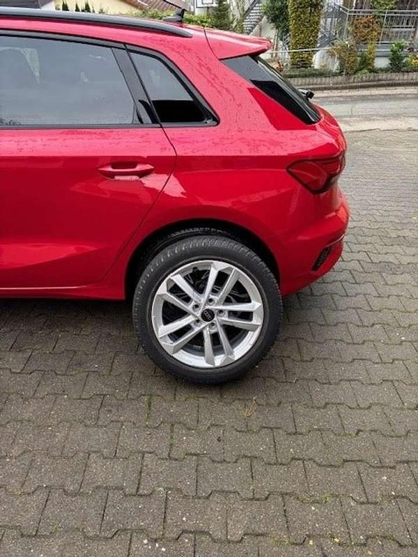 Gebraucht Audi A3 Advanced 116 PS (85 kW) 2024 Rot Kombi