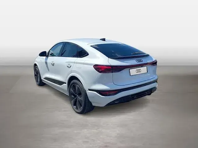 Gebraucht Audi Q6 Sportback e-tron Business 225 kW (306 PS) 2026 Gletscherweiß metallic SUV