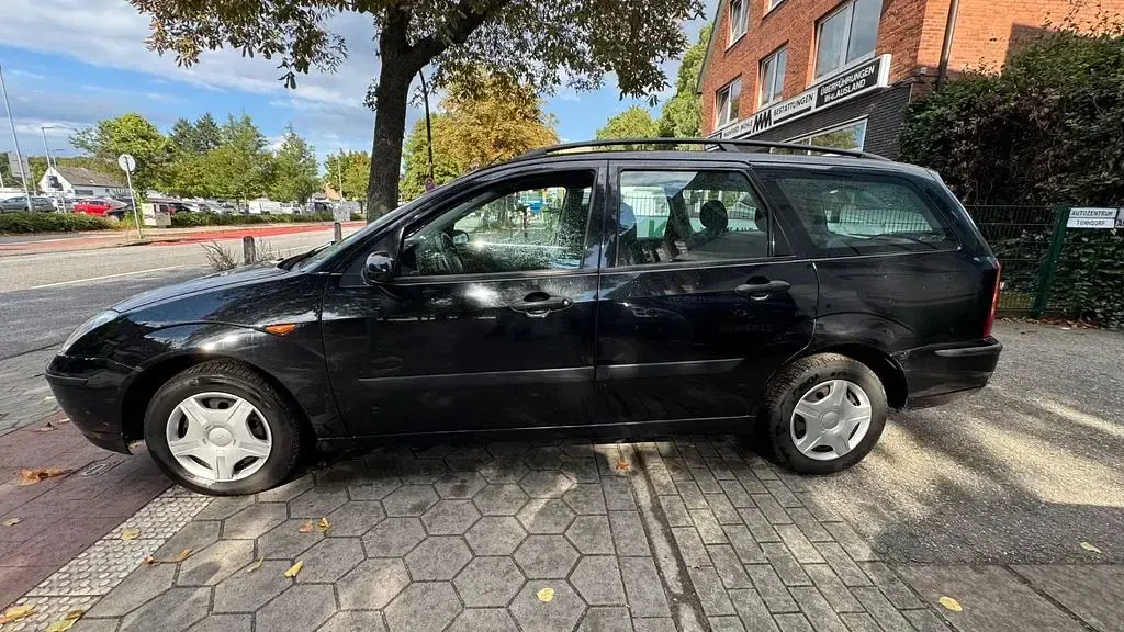 Gebraucht Ford Focus Ambiente 101 PS (74 kW) 2002 Schwarz Limousine