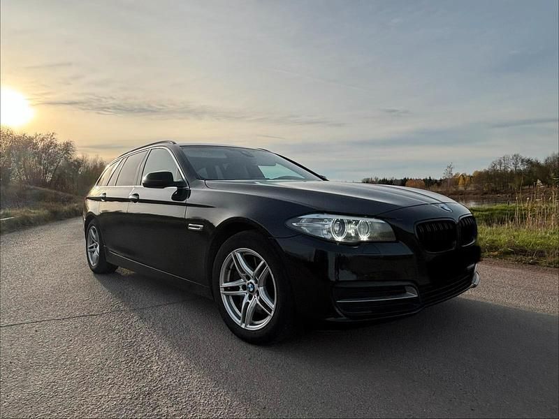 Gebraucht BMW 530 258 PS (189 kW) 2015 Schwarz Kombi