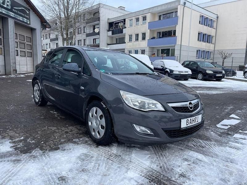 Gebraucht Opel Astra Edition 116 PS (85 kW) 2010 Grau Limousine