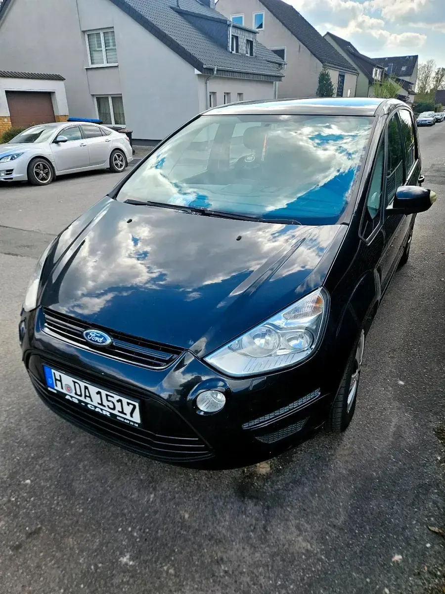 Käytetty Ford S-MAX S 150 HP (110 kW) 2010 Musta Tila-auto