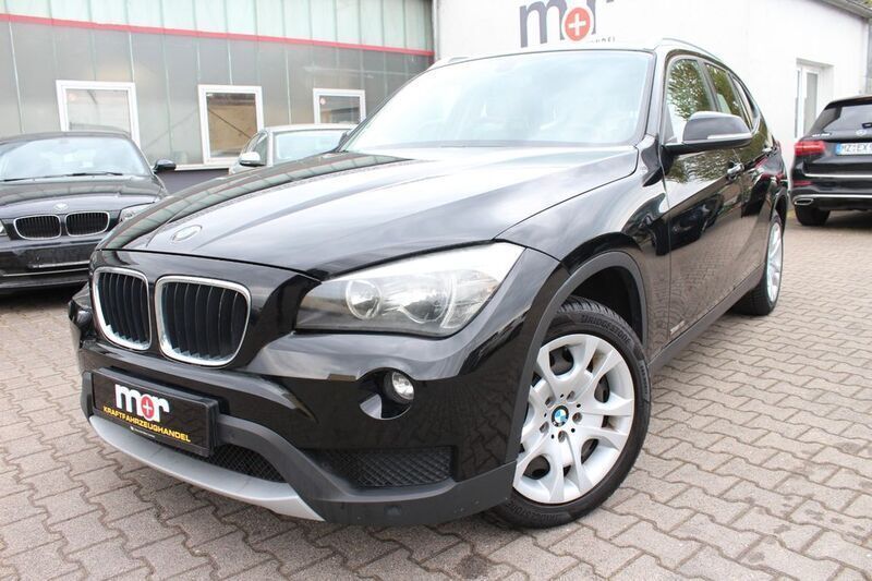Schwarz Gebraucht 2013 BMW X1 xLine SUV | 7.890 € (Guter Preis) - Bild 1/4