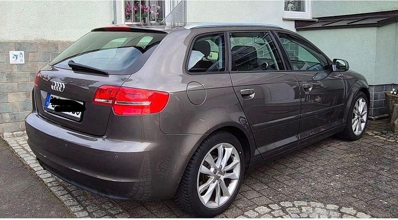 Gebraucht Audi A3 Ambition 125 PS (91 kW) 2011 Grau Kleinwagen