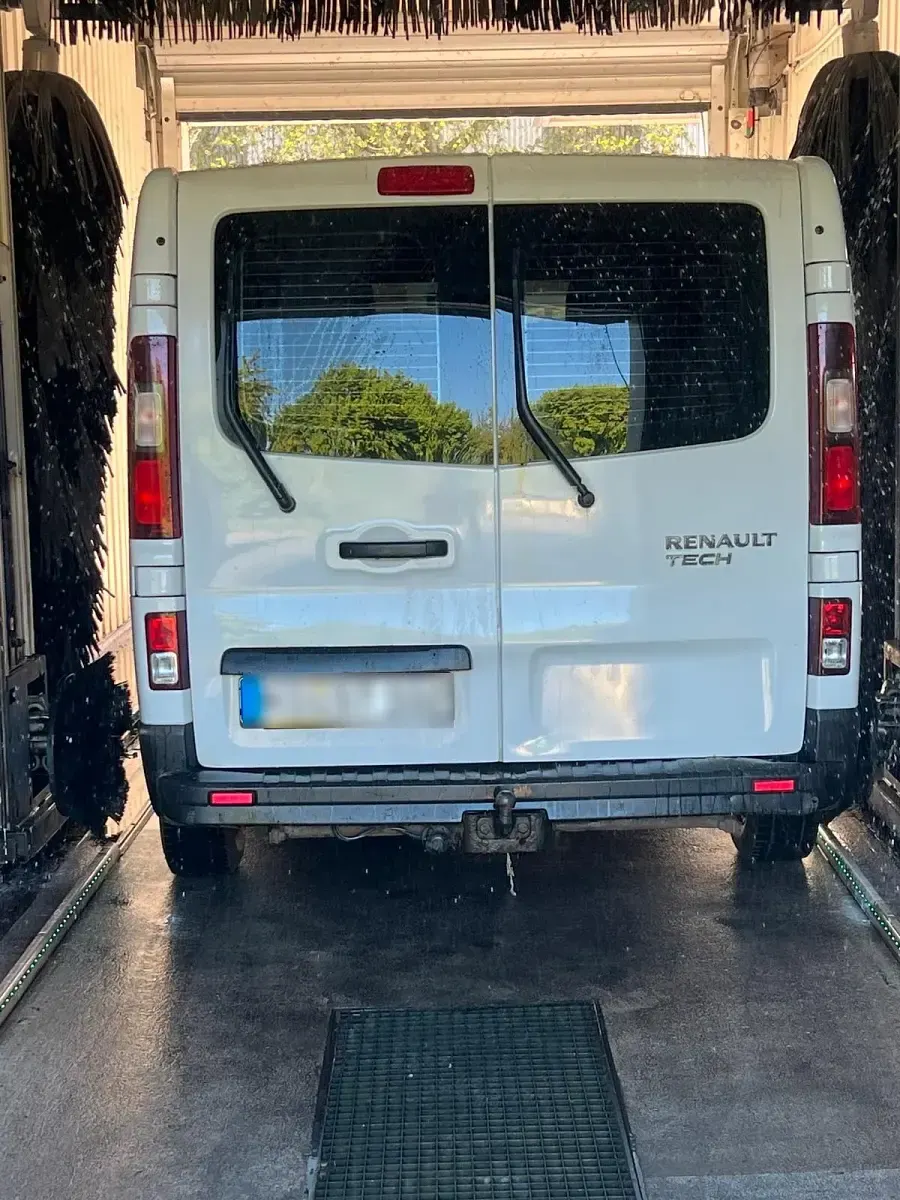 Gebraucht Renault Trafic 109 PS (80 kW) 2015 Weiß Van / Kleinbus