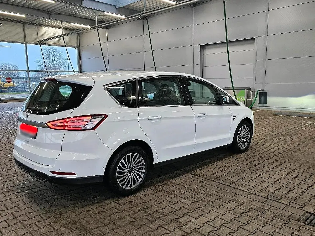 Gebraucht Ford S-MAX Titanium 150 PS (110 kW) 2018 Weiß Van / Kleinbus