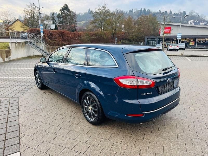 Gebraucht Ford Mondeo Titanium 145 PS (106 kW) 2012 Blau Kombi