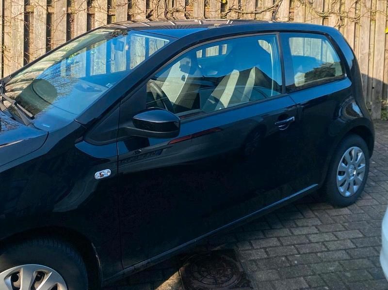 Schwarz Gebraucht 2014 Skoda Citigo Kleinwagen | 4.750 € (Etwas zu teuer) - Bild 1/4