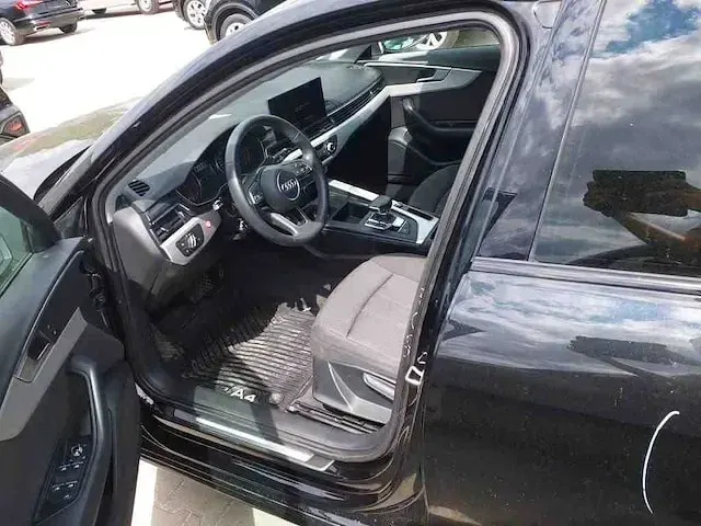 Gebraucht Audi A4 Advanced Plus 150 PS (110 kW) 2023 Mythosschwarz metallic Kombi