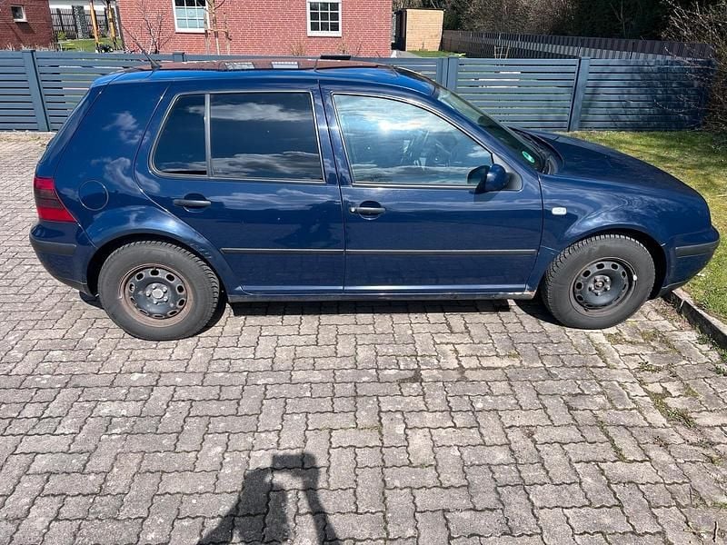 Gebraucht VW Golf IV 75 PS (55 kW) 2000 Blau Kleinwagen