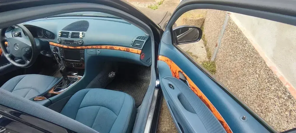 Gebraucht Mercedes E270 Elegance 177 PS (130 kW) 2003 Blau Limousine