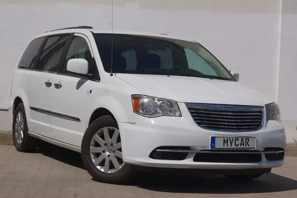 Gebraucht Chrysler Town & Country 287 PS (211 kW) 2016 Weiß Van / Kleinbus