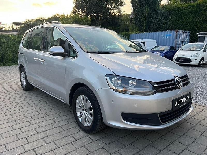 Silber Gebraucht 2016 VW Sharan Van / Kleinbus | 13.950 € (Superpreis) - Bild 1/4