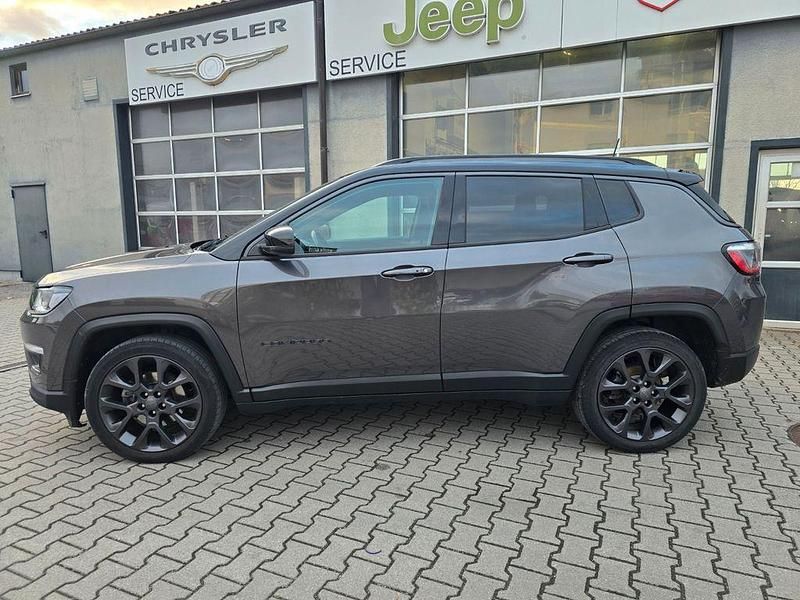 Gebraucht Jeep Compass 150 PS (110 kW) 2021 Grau SUV