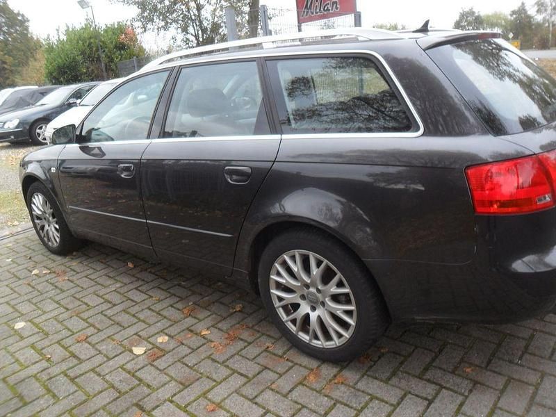 Grau Gebraucht 2006 Audi A4 Sport Kombi | 2.699 € (Superpreis) - Bild 1/4