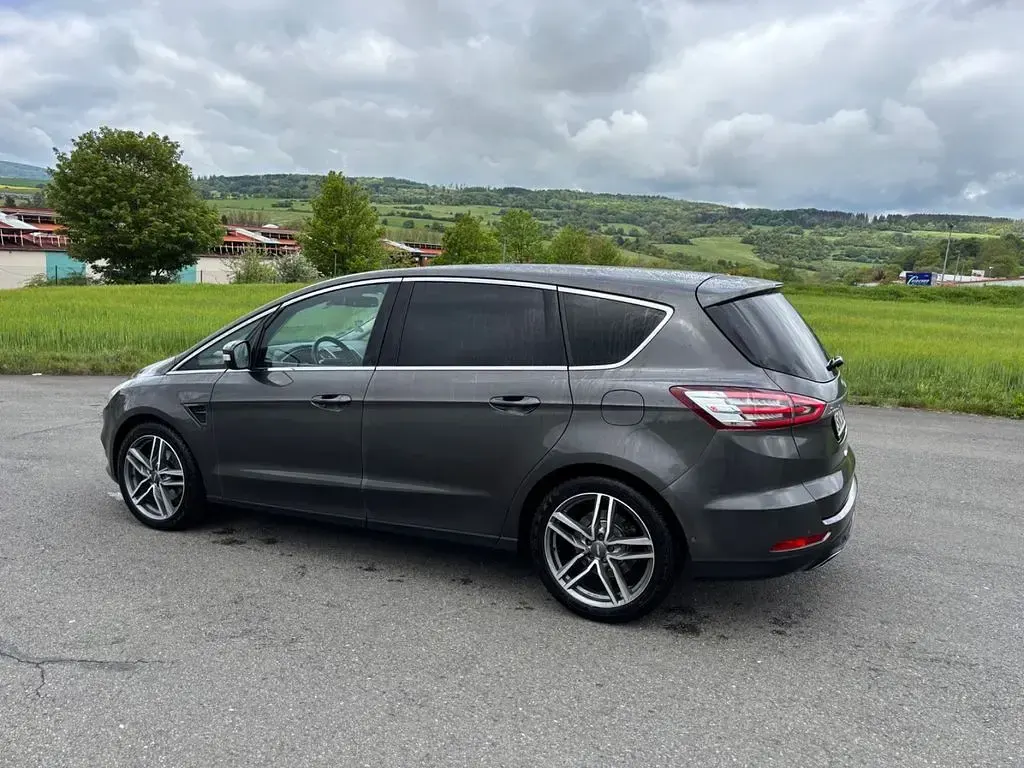 Gebraucht Ford S-MAX Titanium 180 PS (132 kW) 2016 Grau Van / Kleinbus